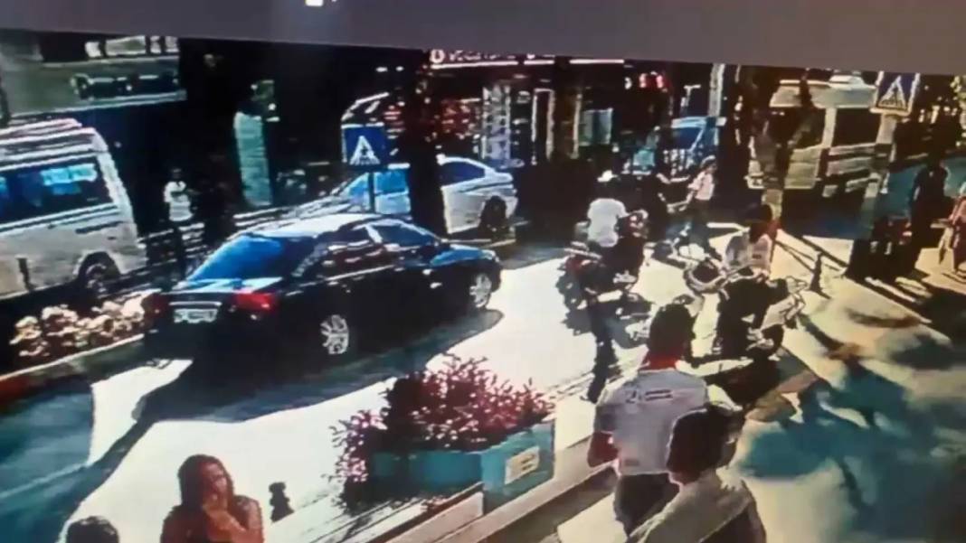 Manavgat’ta Yaya Geçidinde Yol Verildi Sandı Kıl Payı Kurtuldu! 1